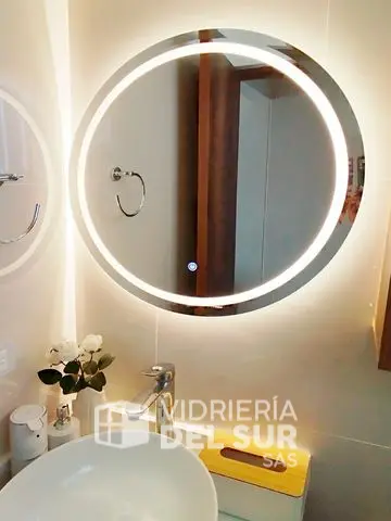 Espejo redondo con iluminación LED y sandblasting